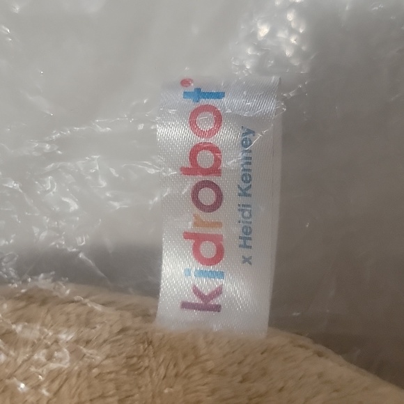 Heidi Kenney x Kid Robot Tag 2011 Yummy Donut Plush 12" - Picture 4 of 5